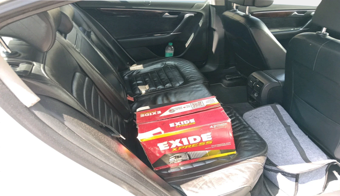 2011 Volkswagen Passat COMFORTLINE DSG, Diesel, Automatic, 1,55,715 km, interior