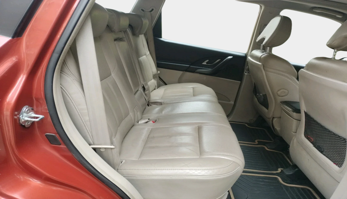 2016 Mahindra XUV500 W10 AT, Diesel, Automatic, 1,15,199 km, interior