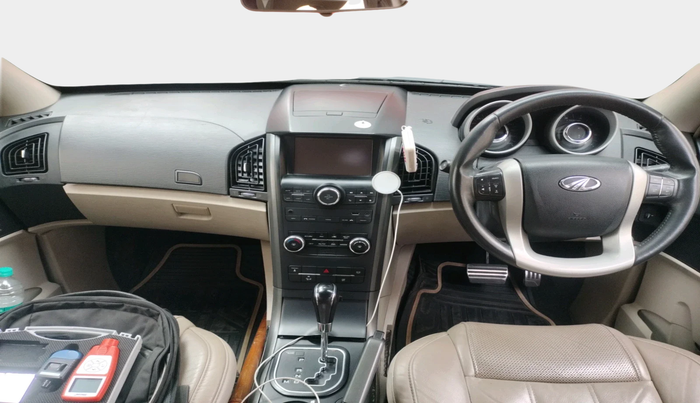2016 Mahindra XUV500 W10 AT, Diesel, Automatic, 1,15,199 km, interior