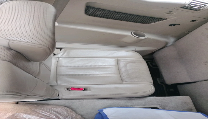 2016 Mahindra XUV500 W10 AT, Diesel, Automatic, 1,15,199 km, interior