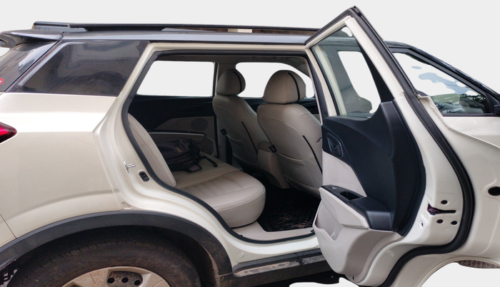 2019 Mahindra XUV300 W6 1.2 PETROL, Petrol, Manual, 46,429 km, interior