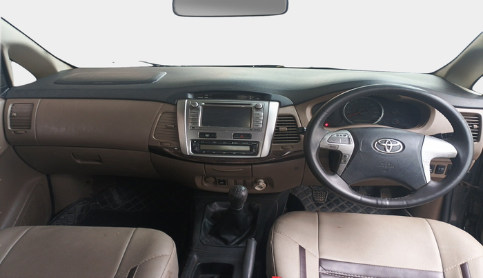 2015 Toyota Innova 2.5 VX 7 STR, Diesel, Manual, 98,229 km, interior