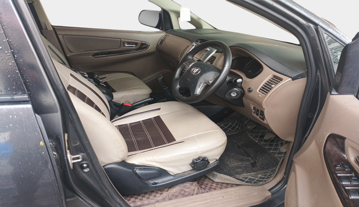 2015 Toyota Innova 2.5 VX 7 STR, Diesel, Manual, 98,229 km, interior