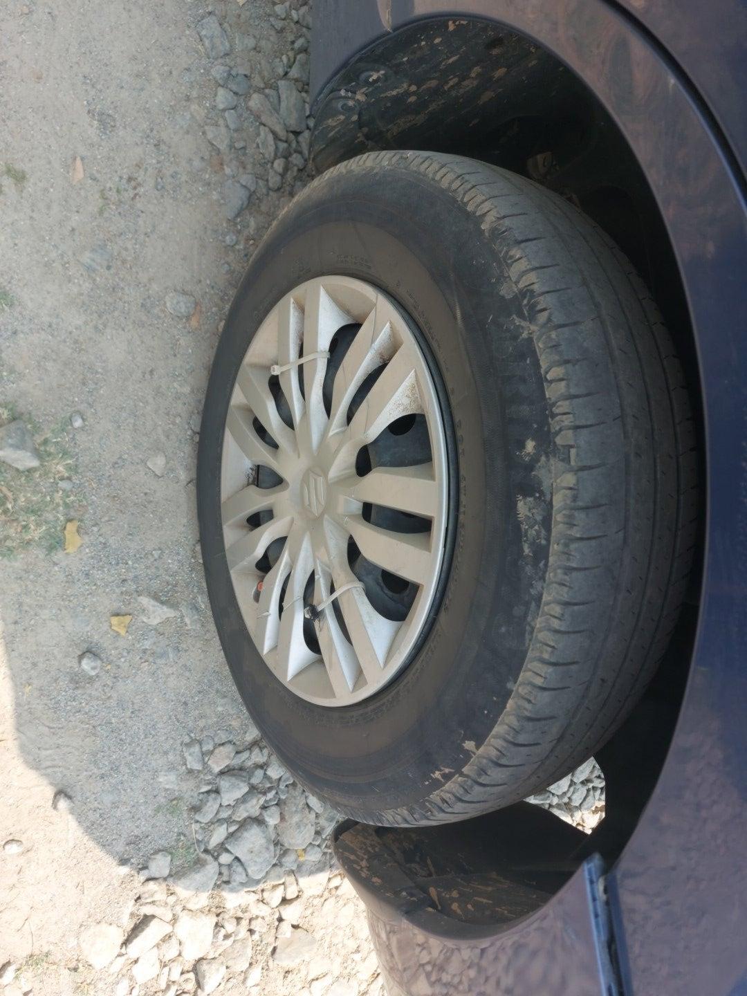 2017 Maruti Dzire VXI AMT, Petrol, Automatic, 71,457 km, tyre