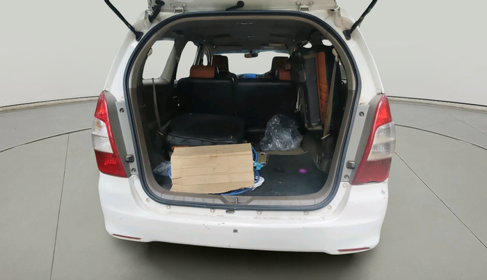 2015 Toyota Innova 2.5 GX 8 STR, Diesel, Manual, 1,36,741 km, exterior