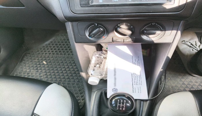 2018 Volkswagen Ameo TRENDLINE 1.0L, Petrol, Manual, 63,062 km, interior