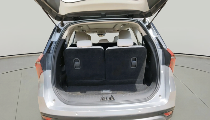 2021 Mahindra XUV700 AX 7 LUXURY D AT 7 STR, Diesel, Automatic, 53,170 km, exterior