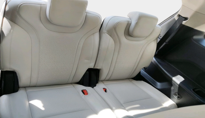 2021 Mahindra XUV700 AX 7 LUXURY D AT 7 STR, Diesel, Automatic, 53,170 km, interior