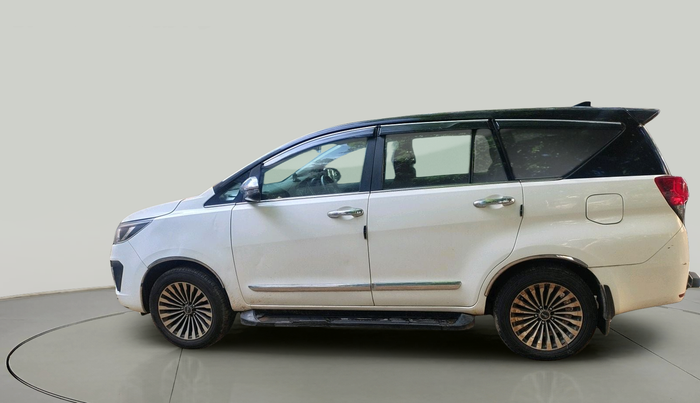 2018 Toyota Innova Crysta 2.4 G 8 STR, Diesel, Manual, 1,87,816 km, exterior