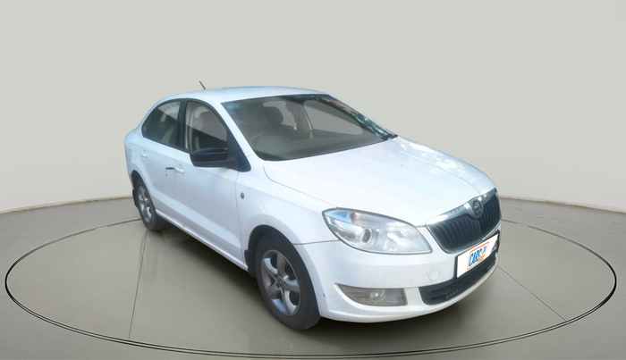 2013 Skoda Rapid ELEGANCE 1.6 TDI CR MT, Diesel, Manual, 1,04,446 km, exterior