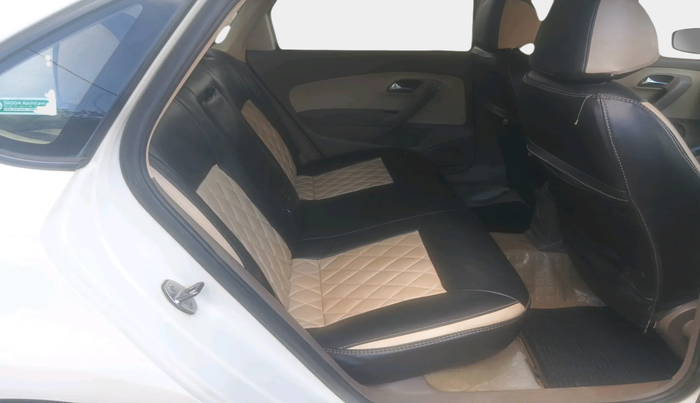 2013 Skoda Rapid ELEGANCE 1.6 TDI CR MT, Diesel, Manual, 1,04,446 km, interior