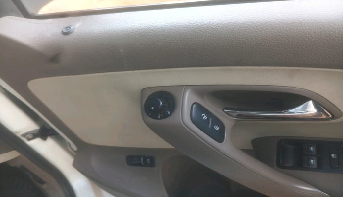 2013 Skoda Rapid ELEGANCE 1.6 TDI CR MT, Diesel, Manual, 1,04,446 km, interior