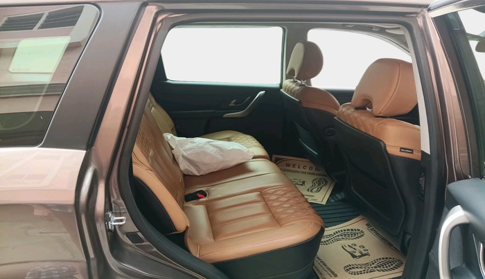 2020 Mahindra XUV500 W11, Diesel, Manual, 48,268 km, interior