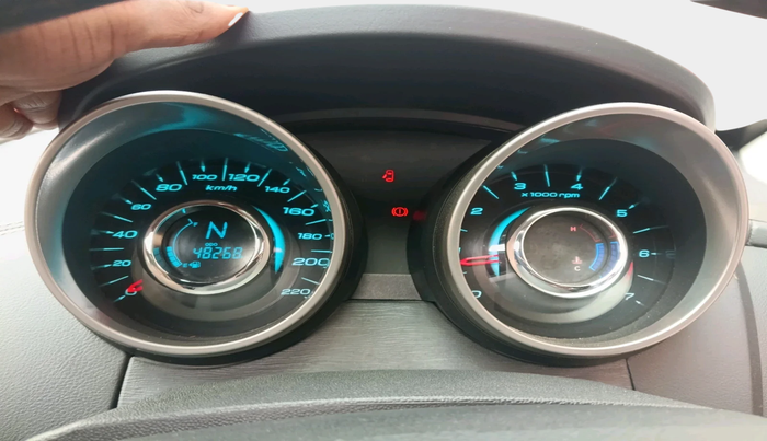 2020 Mahindra XUV500 W11, Diesel, Manual, 48,268 km, interior