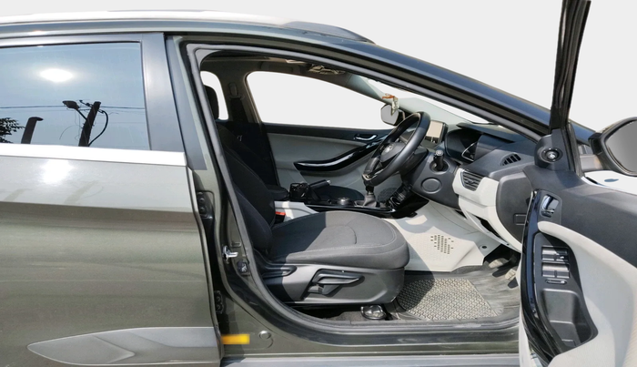 2023 Tata NEXON XZ PLUS PETROL SUNROOF, Petrol, Manual, 27,389 km, interior