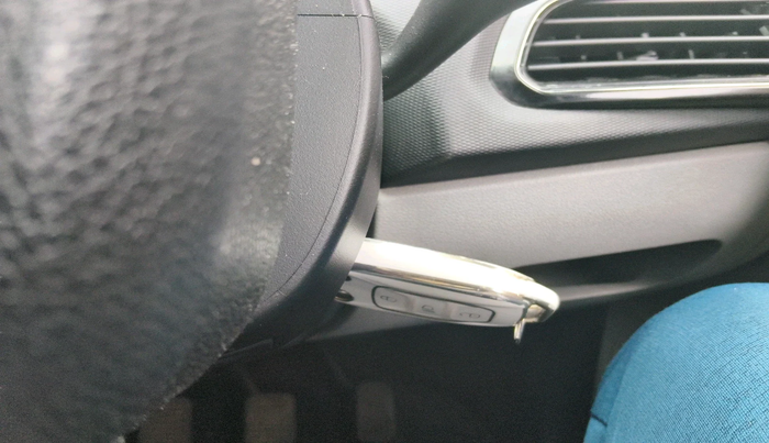 2017 Tata Tiago XZ PETROL, Petrol, Manual, 71,255 km, interior