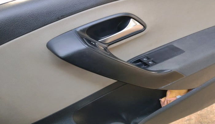 2011 Volkswagen Polo TRENDLINE 1.2L DIESEL, Diesel, Manual, 1,09,895 km, interior