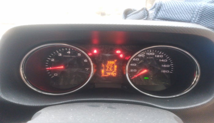 2018 Mahindra TUV300 T10, Diesel, Manual, 80,620 km, interior