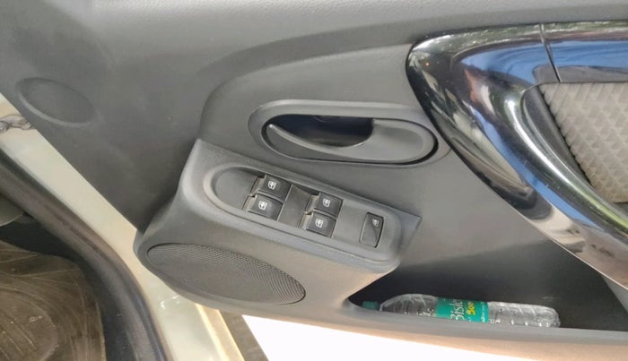 2015 Renault Duster 85 PS RXL DIESEL, Diesel, Manual, 2,10,107 km, interior