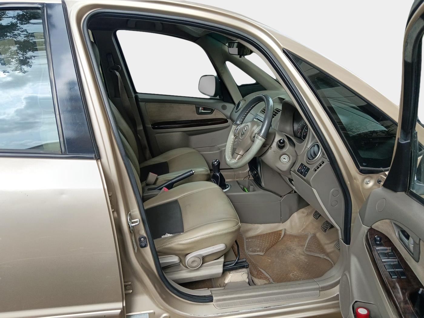 2010 Maruti SX4 ZXI, Petrol, Manual, 1,00,864 km, interior