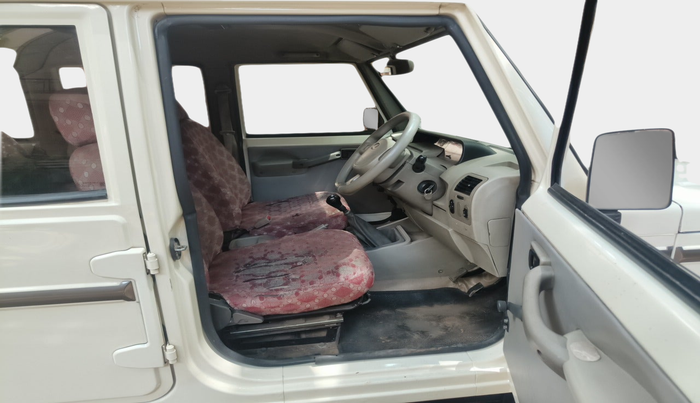 2016 Mahindra Bolero SLE BS IV, Diesel, Manual, 1,17,324 km, interior