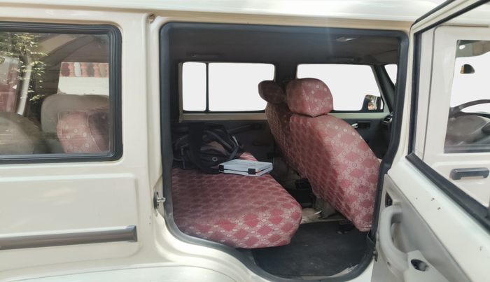 2016 Mahindra Bolero SLE BS IV, Diesel, Manual, 1,17,324 km, interior