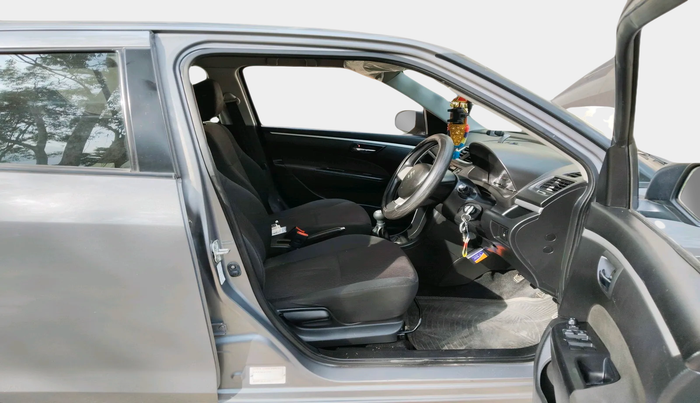 2015 Maruti Swift VXI, Petrol, Manual, 42,269 km, interior