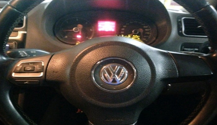 2013 Volkswagen Vento HIGHLINE DIESEL 1.6, Diesel, Manual, 1,10,042 km, interior