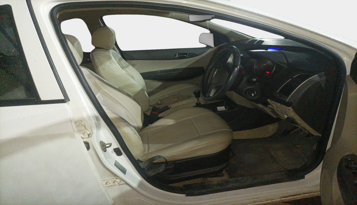 2013 Hyundai i20 SPORTZ 1.2, Petrol, Manual, 46,333 km, interior