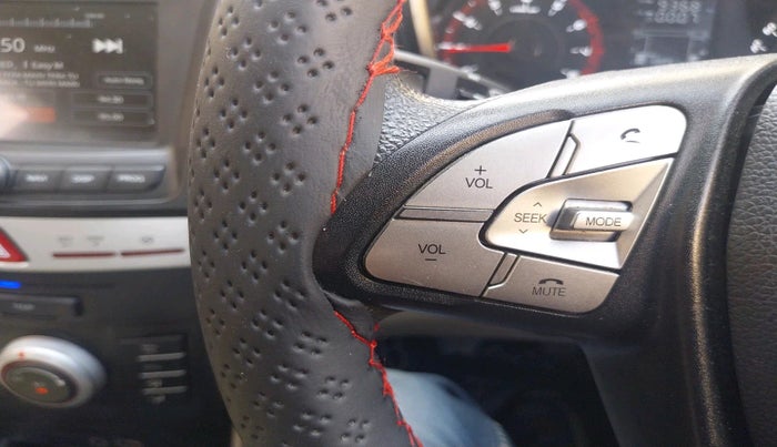 2020 Mahindra XUV300 W6 1.2 PETROL, Petrol, Manual, 68,252 km, interior