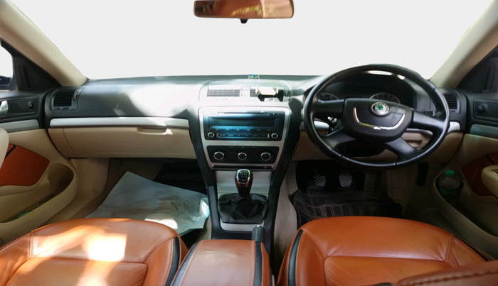 2011 Skoda Laura AMBIENTE 1.8 TSI, Petrol, Manual, 45,255 km, interior