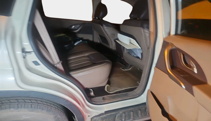 2014 Mahindra XUV500 W8, Diesel, Manual, 80,566 km, interior