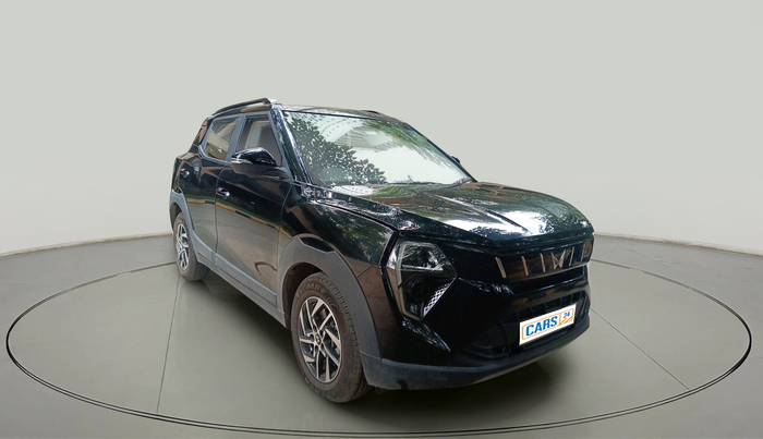 2024 Mahindra XUV 3XO AX5 1.2 L TCMPFI AT, Petrol, Automatic, 2,808 km, exterior