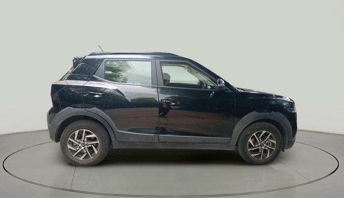 2024 Mahindra XUV 3XO AX5 1.2 L TCMPFI AT, Petrol, Automatic, 2,808 km, exterior