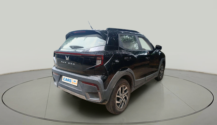 2024 Mahindra XUV 3XO AX5 1.2 L TCMPFI AT, Petrol, Automatic, 2,808 km, exterior