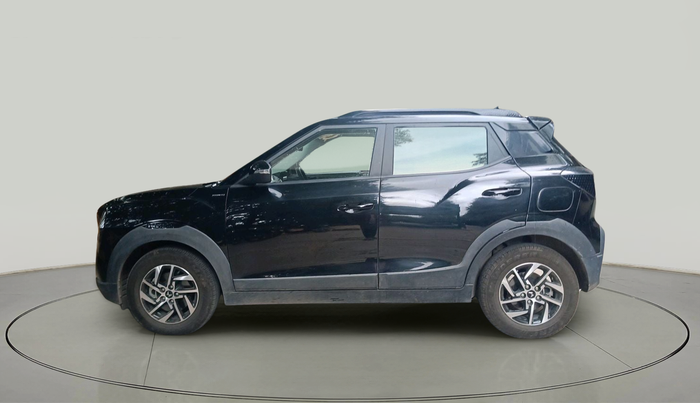 2024 Mahindra XUV 3XO AX5 1.2 L TCMPFI AT, Petrol, Automatic, 2,808 km, exterior