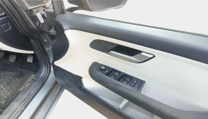 2024 Tata ALTROZ XZ PETROL, Petrol, Manual, 10,848 km, interior