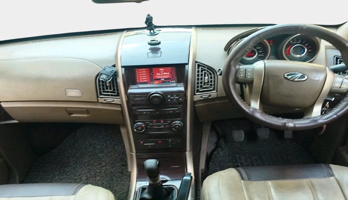 2013 Mahindra XUV500 W8, Diesel, Manual, 20,60,101 km, interior