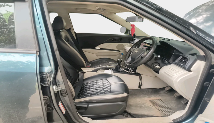 2022 Mahindra XUV300 W6 1.5 Diesel, Diesel, Manual, 54,986 km, interior