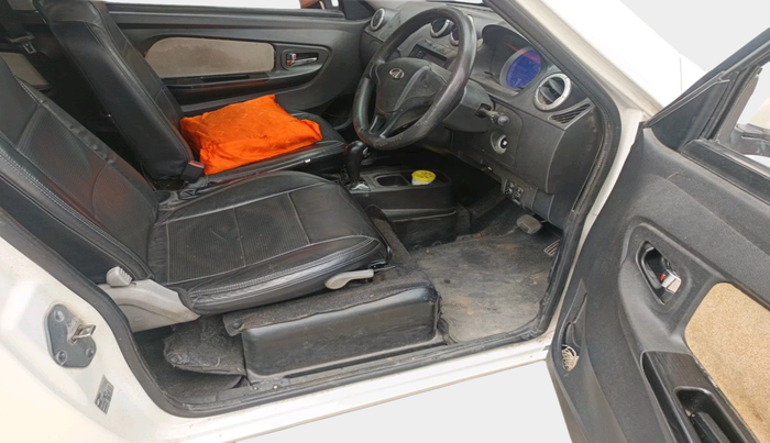 2015 Mahindra E2O T2, Electric, Automatic, 73,976 km, interior