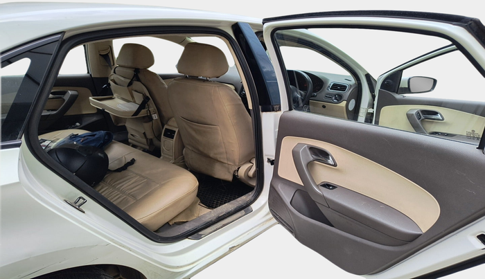 2011 Volkswagen Vento TRENDLINE 1.6, Petrol, Manual, 98,202 km, interior