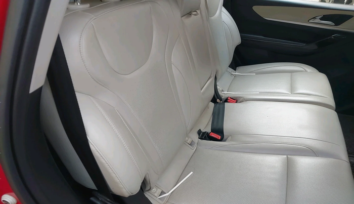 2021 Mahindra XUV700 AX 7 LUXURY D AT 7 STR, Diesel, Automatic, 77,880 km, interior