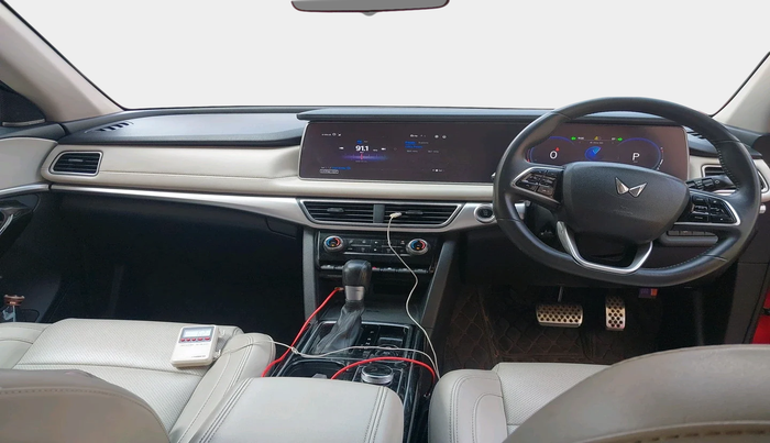 2021 Mahindra XUV700 AX 7 LUXURY D AT 7 STR, Diesel, Automatic, 77,880 km, interior