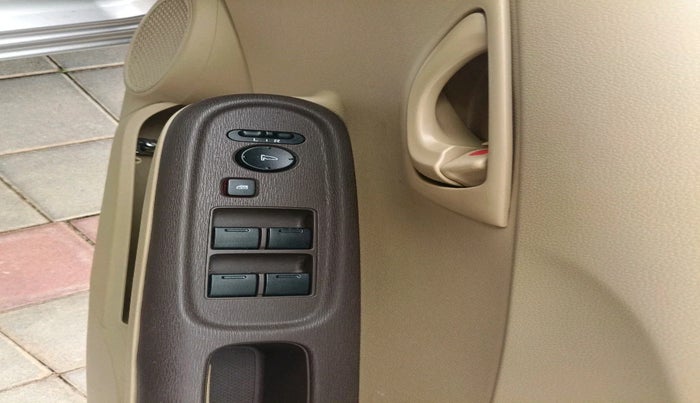 2013 Honda Amaze 1.5L I-DTEC S, Diesel, Manual, 50,344 km, interior