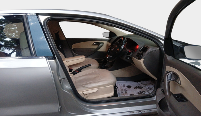 2011 Volkswagen Vento HIGHLINE 1.6 MPI, Petrol, Manual, 1,28,189 km, interior