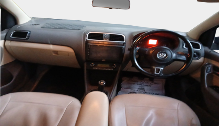 2011 Volkswagen Vento HIGHLINE 1.6 MPI, Petrol, Manual, 1,28,189 km, interior