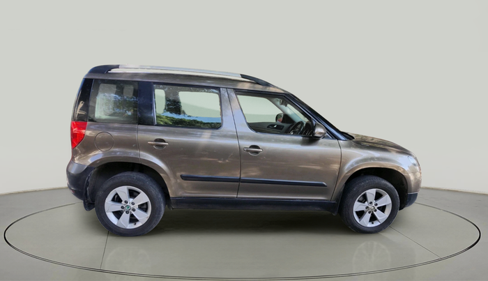 2013 Skoda Yeti ELEGANCE 2.0 TDI CR 4X4, Diesel, Manual, 1,20,343 km, exterior