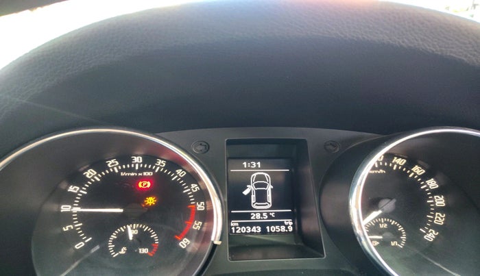 2013 Skoda Yeti ELEGANCE 2.0 TDI CR 4X4, Diesel, Manual, 1,20,343 km, interior