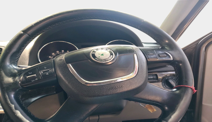 2013 Skoda Yeti ELEGANCE 2.0 TDI CR 4X4, Diesel, Manual, 1,20,343 km, interior