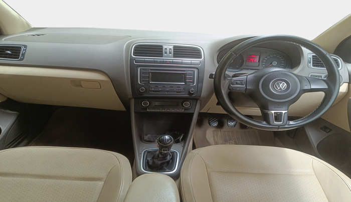 2013 Volkswagen Vento HIGHLINE DIESEL 1.6, Diesel, Manual, 1,86,213 km, interior
